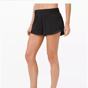 LULULEMON Black Hotty Hot Short 2.5"